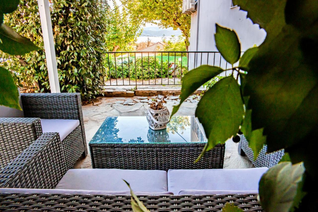Filia Rooms & Apartments Айой-Апостолі Екстер'єр фото